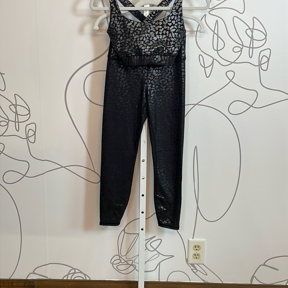IVL Collective-2pc Set (Top size 6 Legging size 4)